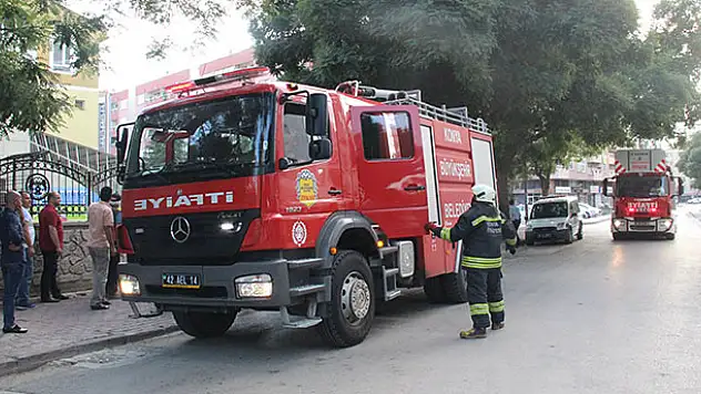 Konya'da yangın tehlikesi : Çocukların attığı torpil okulu yakıyordu