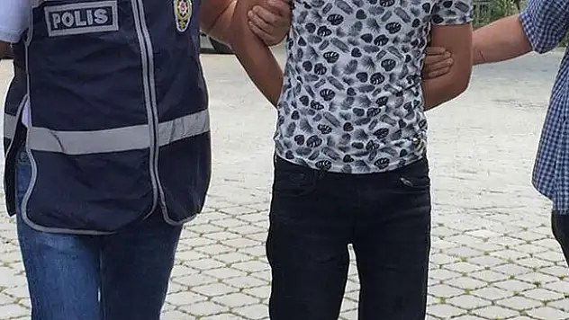 Konya'da yaptıkları canlı yayında 'Devletin verdiği kurallara uymam' diyen 2 genç gözaltına alındı