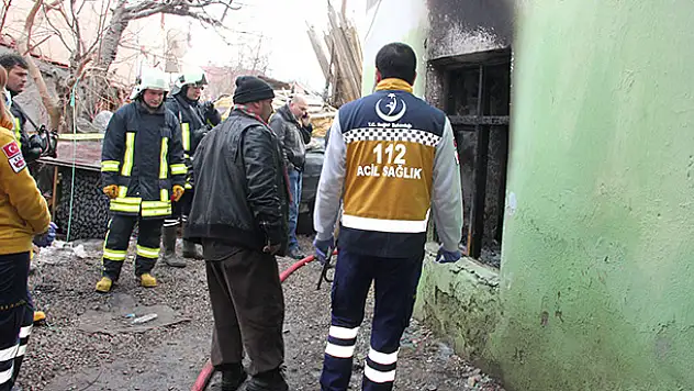 Konya'da yaşamını oksijen tüpüne bağlı sürdüren kız çocuğu yangında öldü