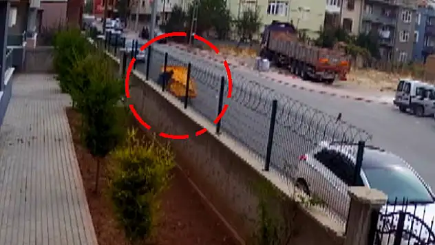 Konya'da yaşanan hırsızlık olayı şaşırttı! Apartmanın demir kapısını söküp götürdü