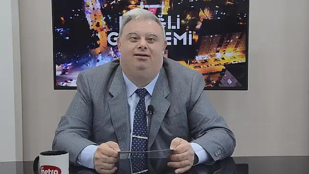 Konya'da yaşayan Down sendromlu Serdar, yerel televizyon kanalında haber sundu
