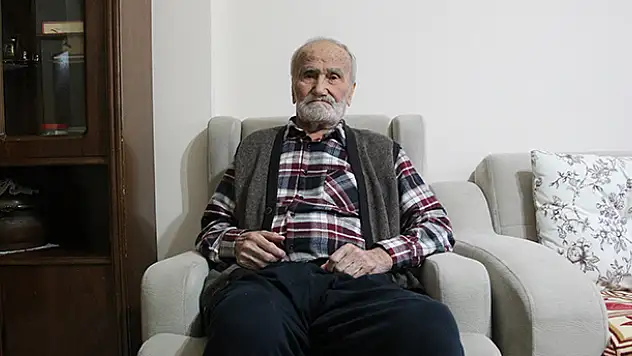 Konya'da yaşayan Hakkı dede, 98 yaşında koronavirüsü yendi