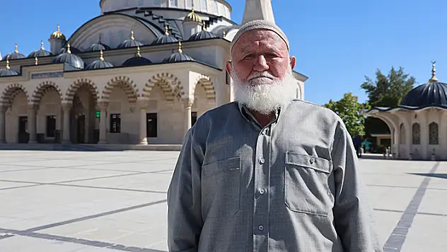 Konya'da yaşayan Hasan usta, 84 yaşında 321 cami yaptı
