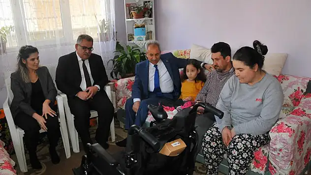 Konya'da yaşayan küçük Huriye'nin akülü engelli sandalye sevinci

