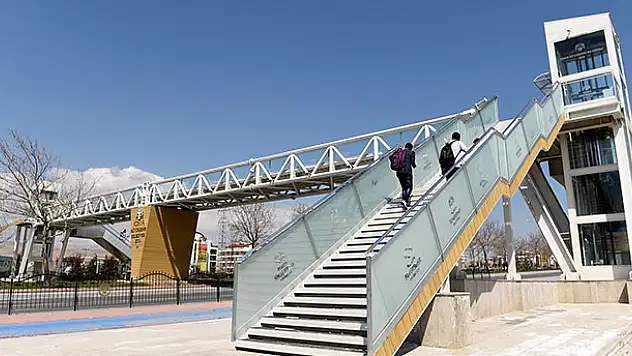 Konya'da yeni yaya üst geçitleri hizmete girdi