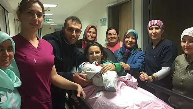 Konya'da yeni yılın ilk bebeği 'Bekir' bebek oldu