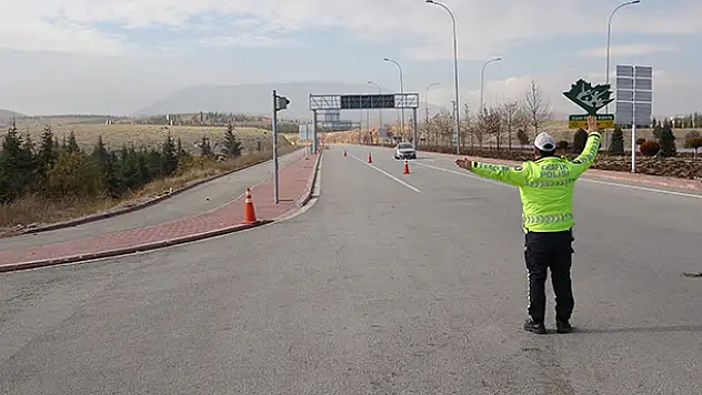 Konya'da yeni yılın ilk gününde yollar boş kaldı