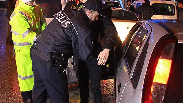 Konya'da yeni yılın ilk trafik cezası alkollü sürücüye kesildi