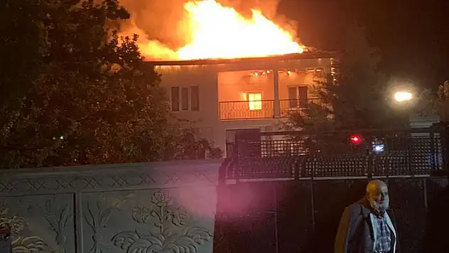 Konya'da yıldırım düşen evde çıkan yangın söndürüldü

