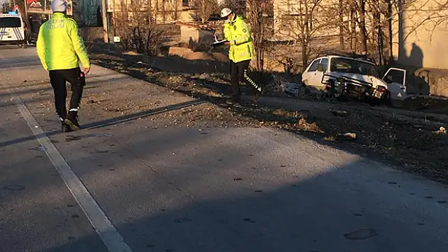 Konya'da yola çıkan köpeğe çarpan cip şarampole indi, sürücü yaralandı