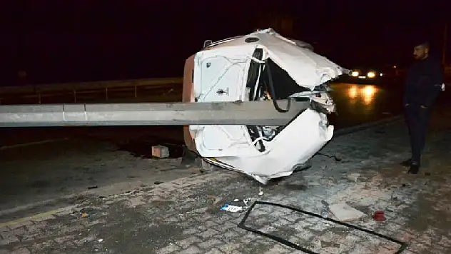 Konya'da yola çıkan köpek kazaya neden oldu: 2 yaralı
