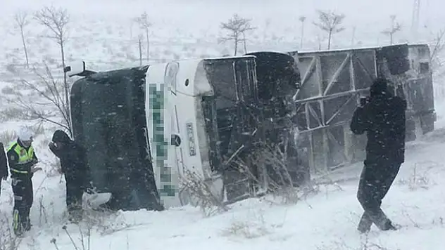 Konya'da yolcu otobüsü devrildi: 4 yaralı
