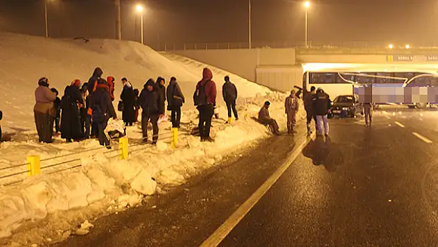 Konya'da yolcu otobüsü otomobile çarptı