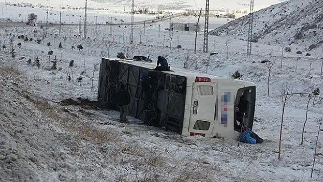 Konya'da yolcu otobüsü şarampole devrildi: 38 yaralı