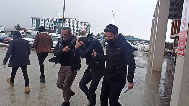 Konya'da yolcu otobüsünde eroinle yakalandı