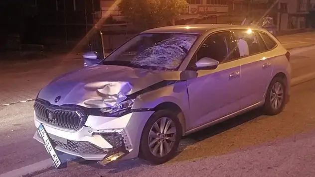 Konya'da yoldan geçerken otomobilin çarptığı genç kız hayatını kaybetti
