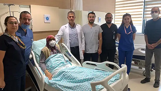 Konya'da zamanla yarışan doktorlar peş peşe iki hastaya karaciğer ve böbrek nakli yaptı

