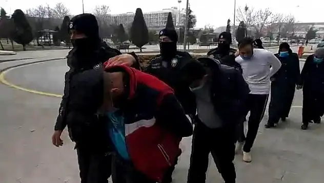Konya'da zehir tacirlerine operasyon: 5 tutuklama
