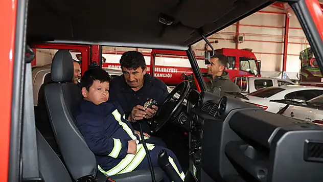 Konya'da zihinsel engelli Mustafa'nın itfaiyeci olma hayali gerçek oldu