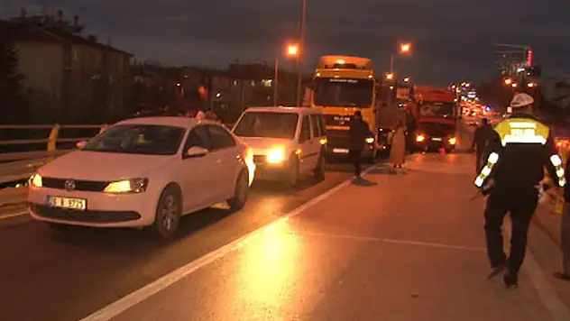 Konya'da zincirleme kaza :  Ani fren zincirleme kazaya neden oldu