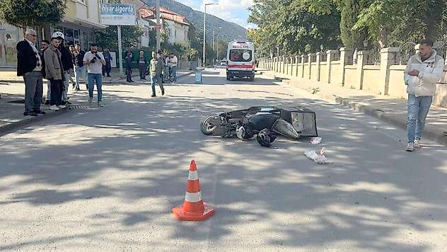Konya'da zincirleme kazada motokurye hayatını kaybetti
