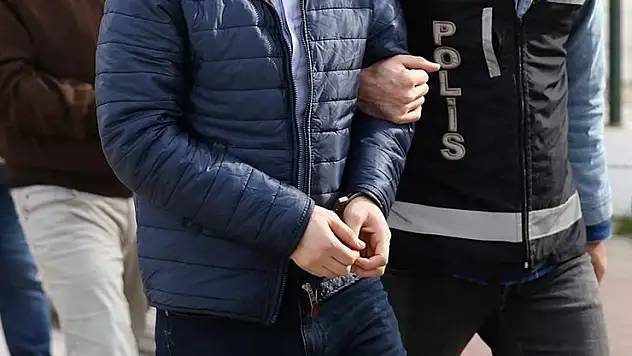 Konya dahil 3 ilde gerçekleşen FETÖ operasyonunda yakalanan doktorlar adliyeye sevk edildi
