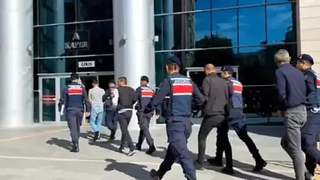 Konya dahil 66 ilde ruhsatsız silah ve silah kaçakçılığı operasyonu 715 gözaltı

