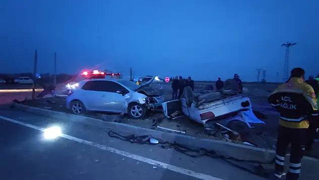 Konya'daki 2 otomobilin çarpıştığı trafik kazasında 1 kişi öldü, 1 kişi yaralandı

