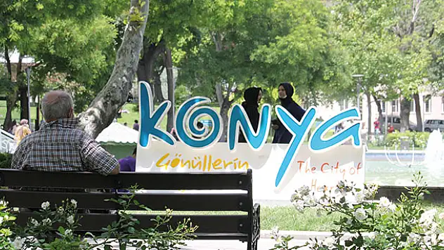 Konya'daki 65 yaş üstü vatandaşlar kısıtlamanın esnetilmesinden memnun