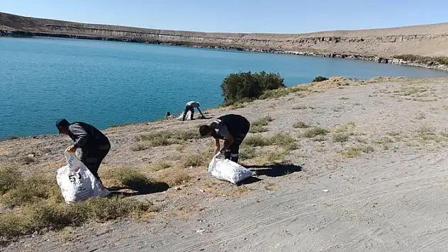Konya'daki Acıgöl çevresi çöplerden temizlendi! 