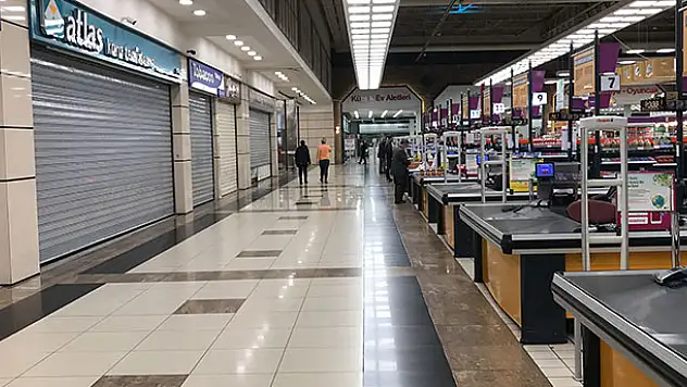 Konya'daki AVM'ler kapılarını yeniden açtı