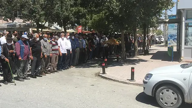 Konya'daki Büyükşen çiftçi cinayetinde cezaevinde ölen tutuklu son yolculuğuna uğurlandı