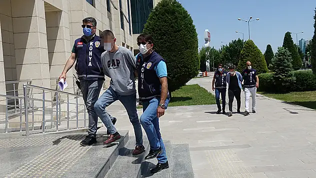 Konya'daki cinayette yeni detay!  Bıçaklı kavgaya karışan kişi, darbedilen kadını kurtarmak isterken öldürülmüş
