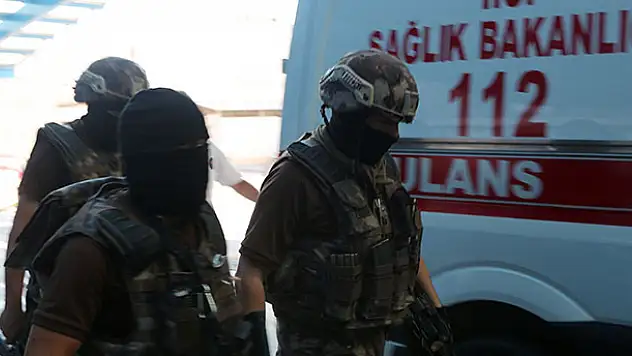 Konya'daki DEAŞ hücre evine nefes kesen operasyon - Emniyet Müdürü : Alınlarınızdan öpüyorum