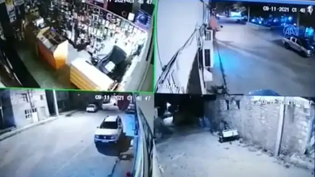 Konya'daki deprem, bir iş yerinin güvenlik kamerasına yansıdı