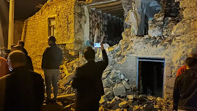 Konya'daki depremde 55 binanın hasar gördüğü belirlendi
