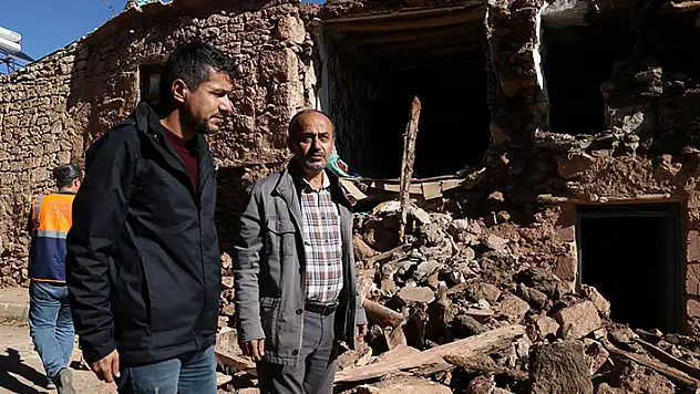 Konya'daki depremin merkez üssü Kızılören'de alan taraması yapılıyor
