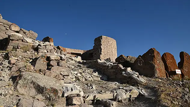 Konya'daki Gevale Kalesinde kazı çalışmaları sürüyor