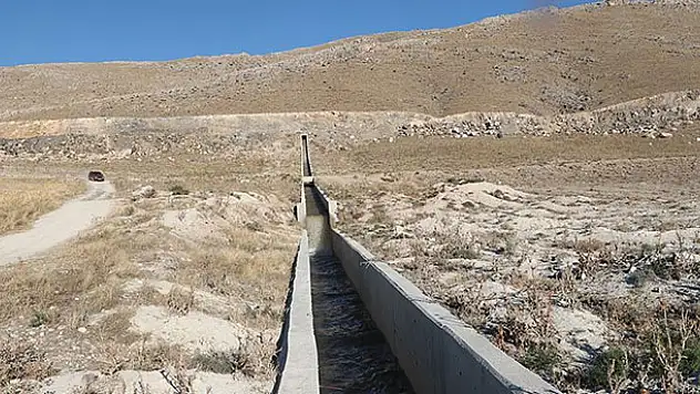 Konya'daki Hotamış Gölü 'Mavi Tünel'le canlanıyor
