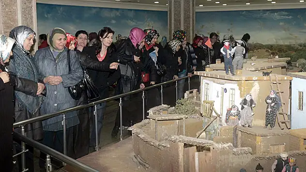 Konya'daki İstiklal Harbi Şehitler Abidesi'ne rekor ziyaretçi