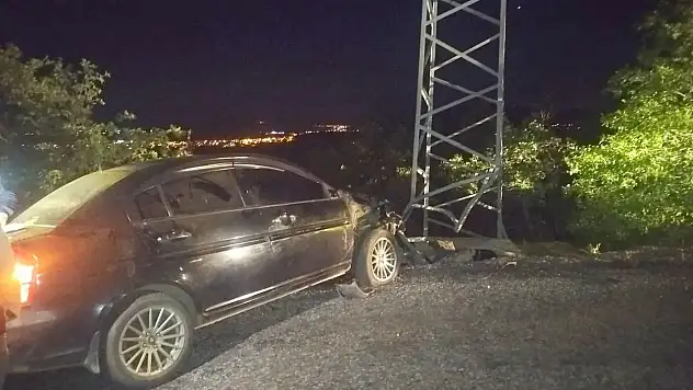 Konya'daki kaza 3 mahallenin elektriğini kesti