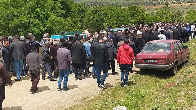 Konya'daki kazada hayatını kaybeden çift toprağa verildi

