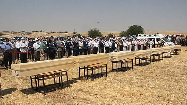 Konya'daki kazada ölen 7 kişi Şanlıurfa'da defnedildi