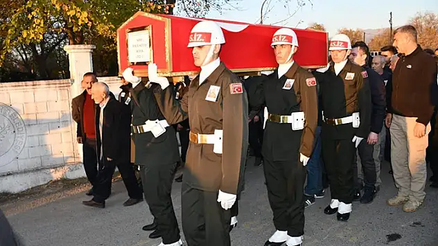 Konya'daki kazada şehit olan Piyade Er Halil Seltan Hatay'da toprağa verildi
