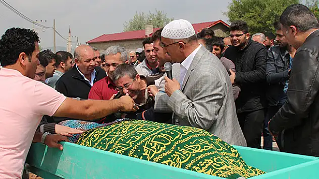 Konya'daki kazada yanarak ölen karı-koca toprağa verildi
