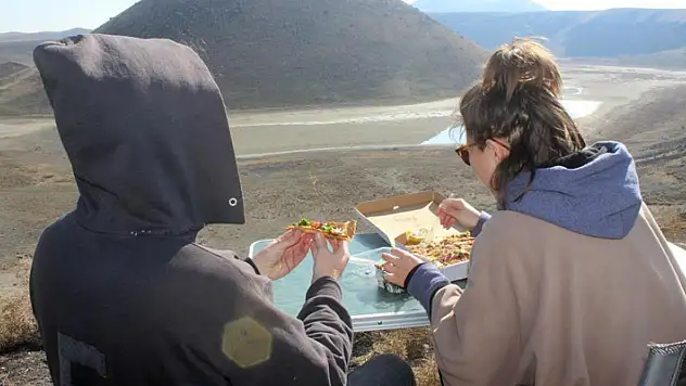 Konya'daki kuruyan göl, kış mevsiminde de yabancı turistlerin uğrak yeri oluyor