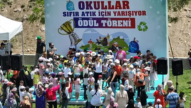 Konya'daki minik öğrenciler ailelerine örnek olmak için girdikleri yarışmada birinci oldu
