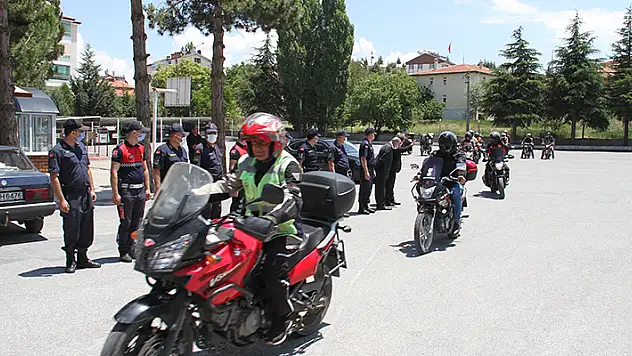 Konya'daki motosiklet sevdalılarından jandarma teşkilatı için saygı sürüşü
