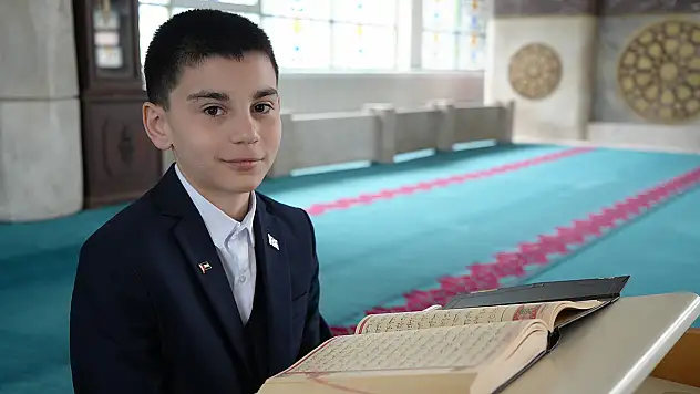 Konya'daki şölenin kazananı Eke, bu kez Kur'an tilavetinde zirvede