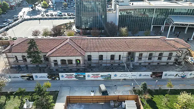 Konya'daki Tarihi Hemşirelik Binası restorasyonu devam ediyor